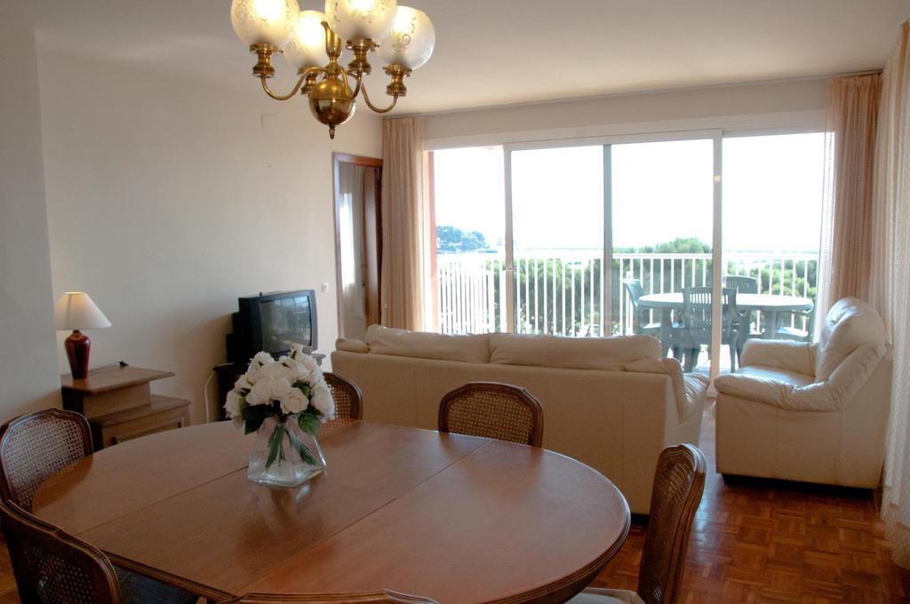 Apartamentos Siglo XXI - Marabu Sant Feliu de Guíxols Rum bild