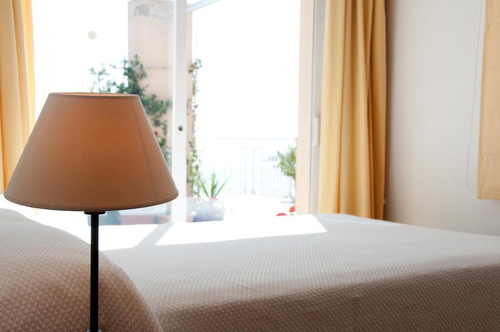 Apartamentos Siglo XXI - Marabu Sant Feliu de Guíxols Rum bild