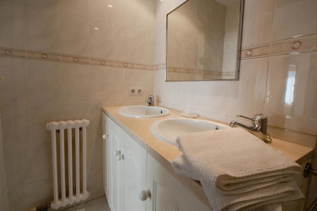 Apartamentos Siglo XXI - Marabu Sant Feliu de Guíxols Rum bild